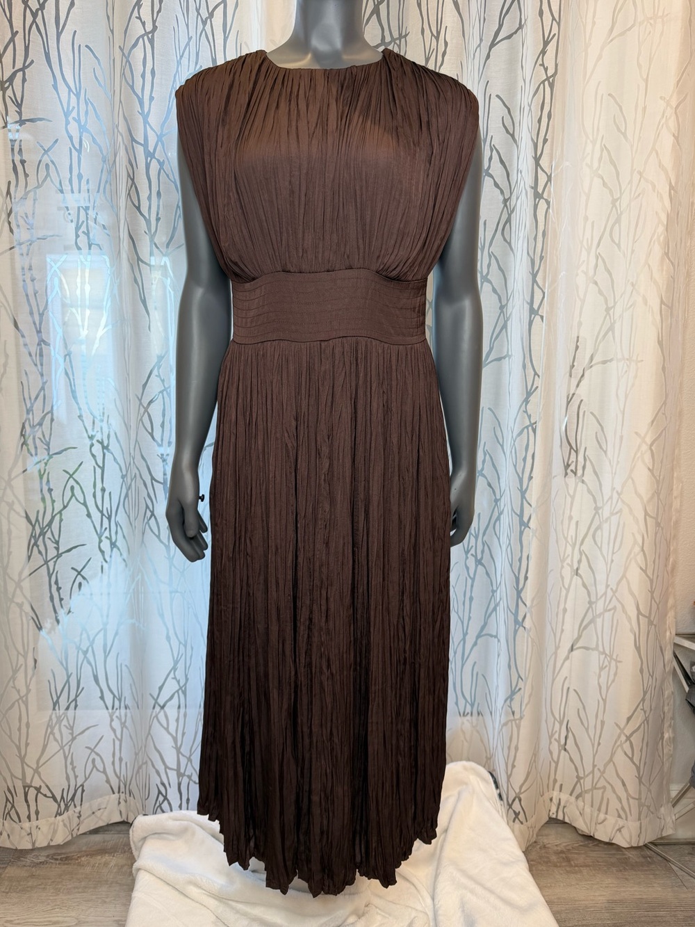 Banana Republic Factory Pleated Midi Dress Dark Oak Size 8 Fall Wedding Guest